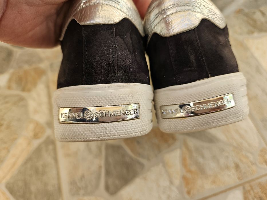 Сникърси "Kennel & Schmenger"