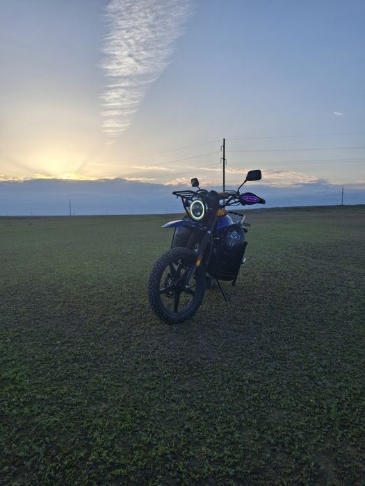 Продам мотоцикл 200 куб