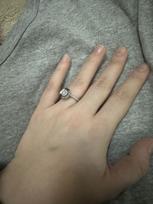 Бриллиант кольцо  750 проба 1 карат