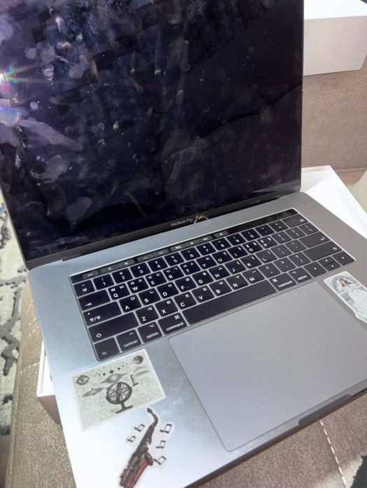 Macbook Pro 2018 core 7 150$
