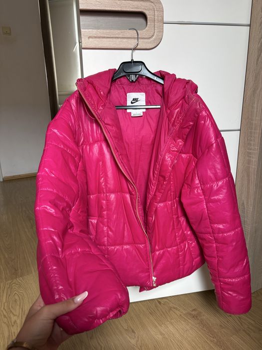 Geacă puffer nike dama fucsia