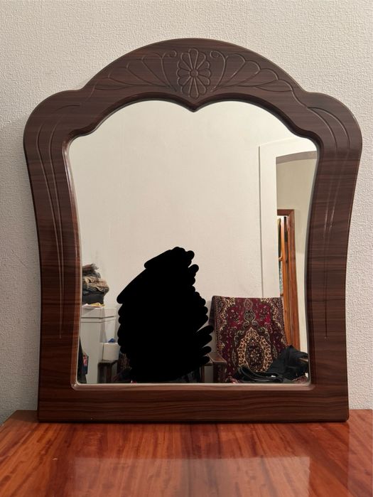 Зеркало с стулом