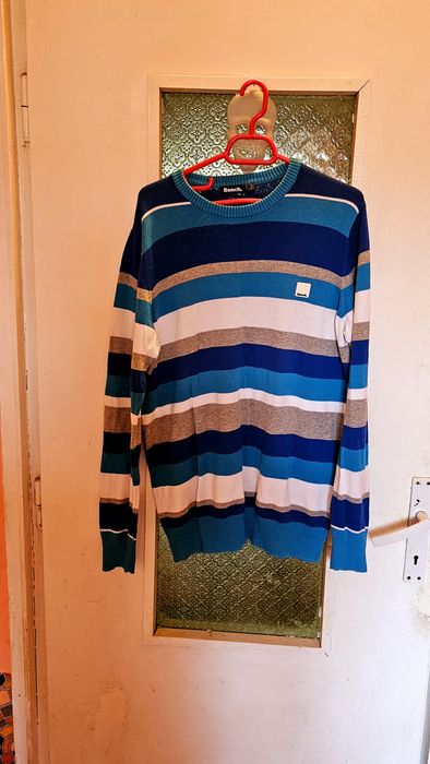 Pulover bench marimea M