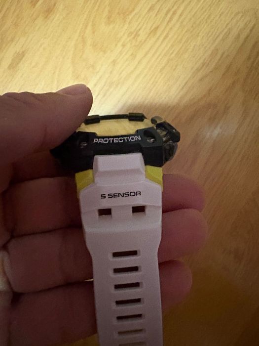 Casio GBD-H1000 white