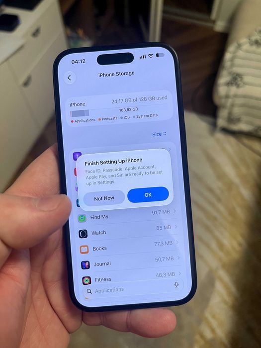 Iphone 16 128gb black (97% battery)
