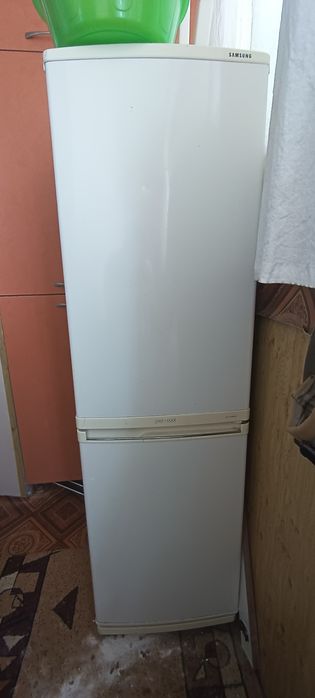 Продам холодильник и морозильный ларь