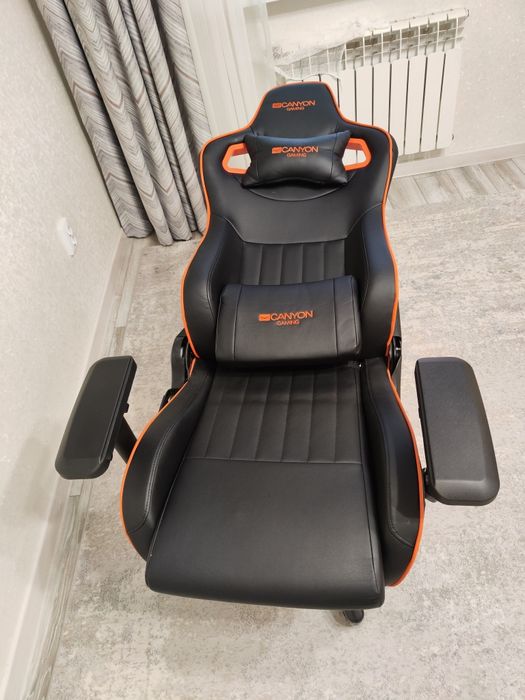 Игровое кресло геймерское