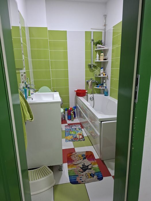 Vand apartament 4 camere