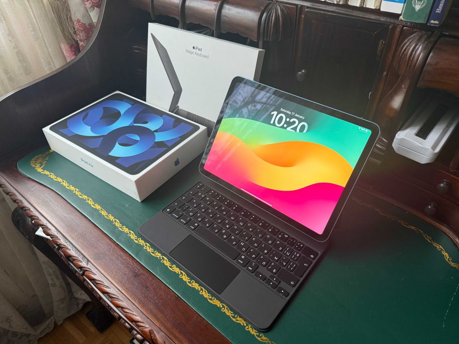 Apple, iPad Air 5 10.9" 5th Gen Wifi 64 GB + Magic Keyboard