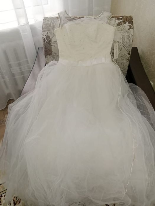 Продам свадебные платья