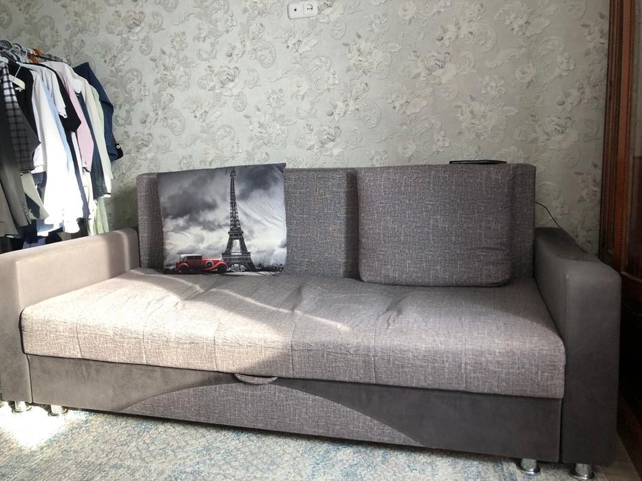 Серый диван, раскладной