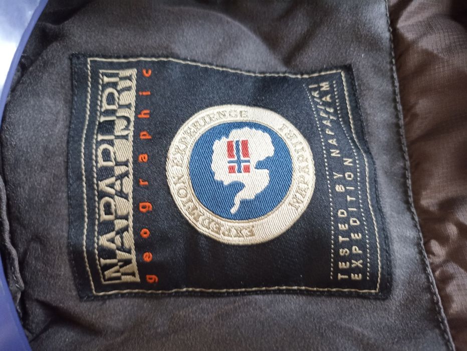 Пухено яке,парка NapapijriПухено яке,парка Napapijri