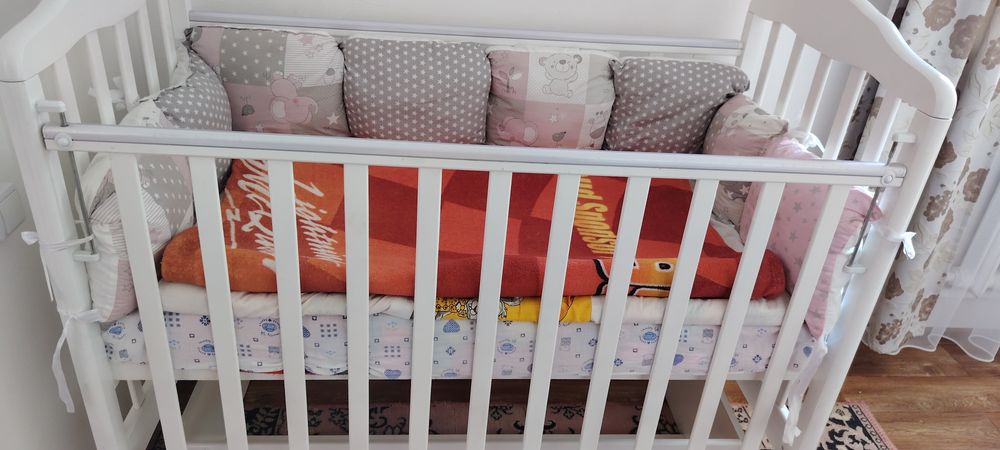 Манеж. Кровать детская.  Продам  срочно