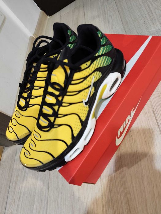 Nike air max plus noi cu eticheta marimea 43