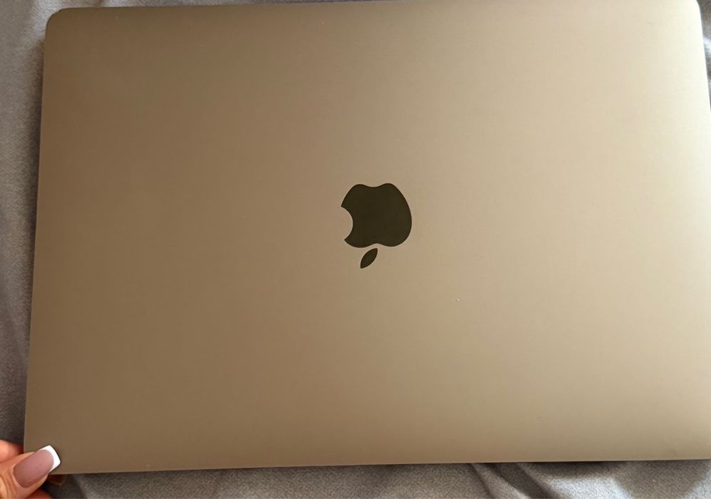 Продам Macbook Pro M2