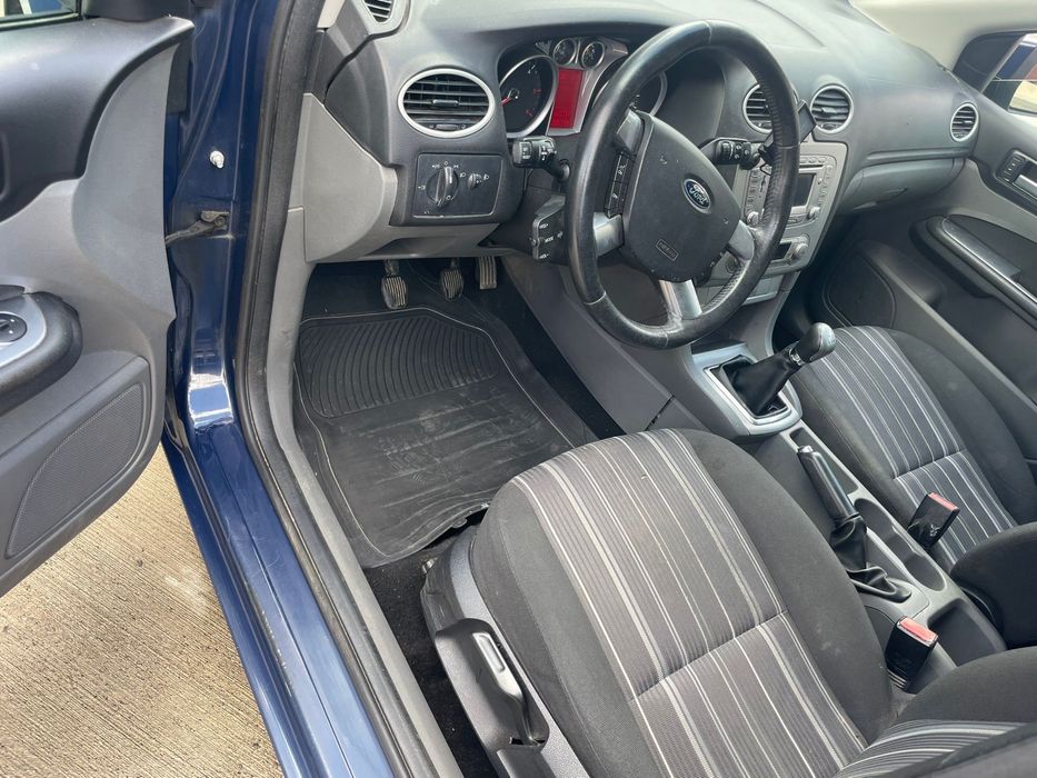 FORD Focus 2010 — imagine 5