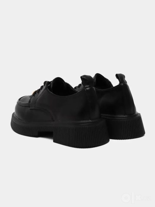Loafer poyafzallari, yuqori massiv platformali taglikda, ayollar poyab