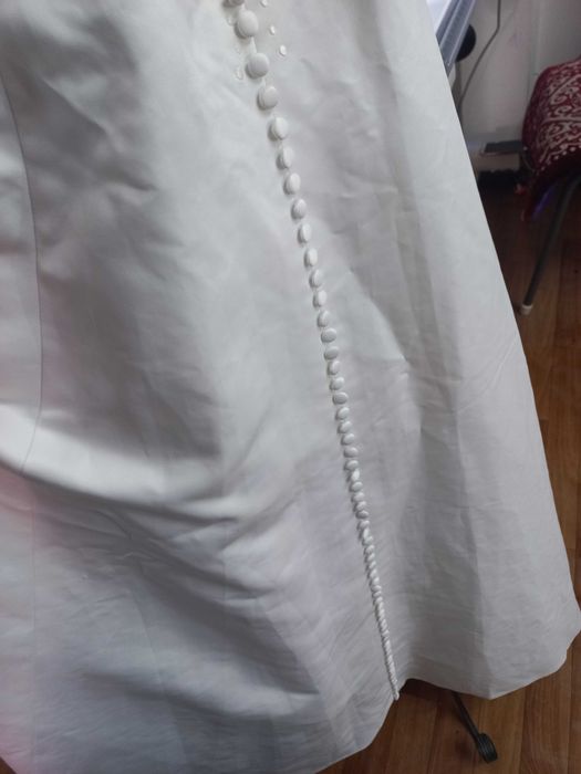 Срочно продам со скидкой свадебные платья