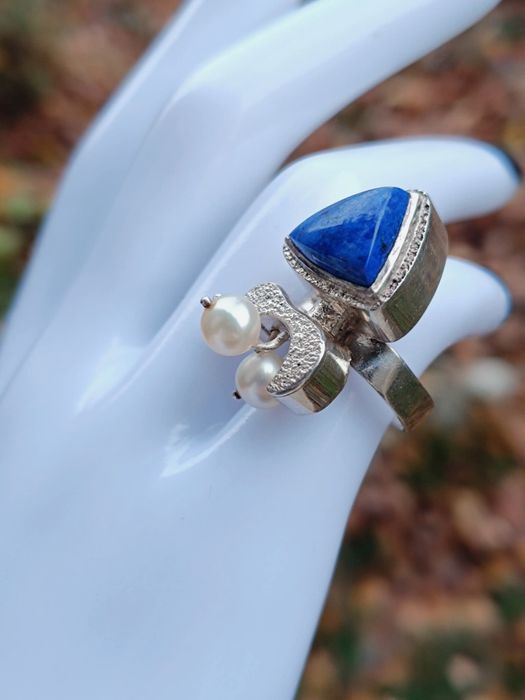 Vechi inel masiv din argint de 925, cu lapis lazuli si doua perle