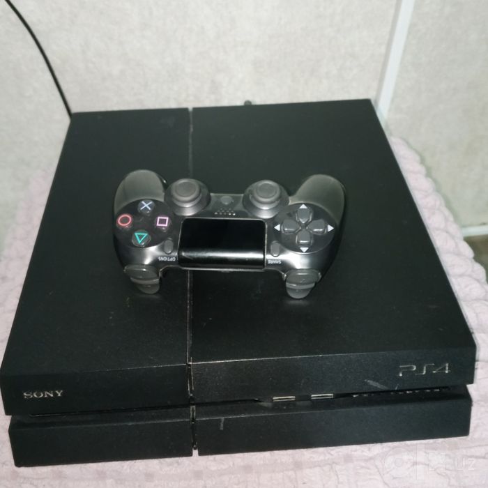 Playstation 4 sotiladi