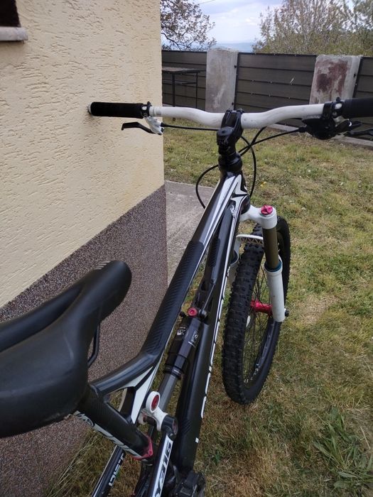 Bicicleta Lapierre Spicy 316 anul 2011 de enduro full suspension