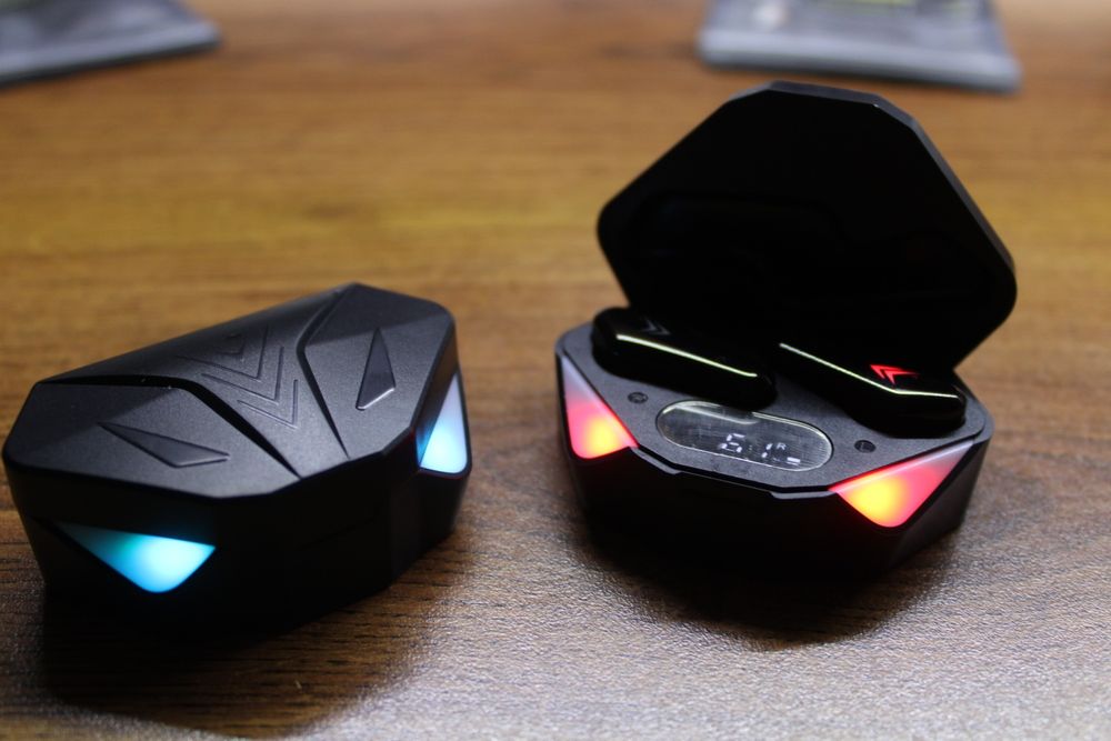 продам наушники новые