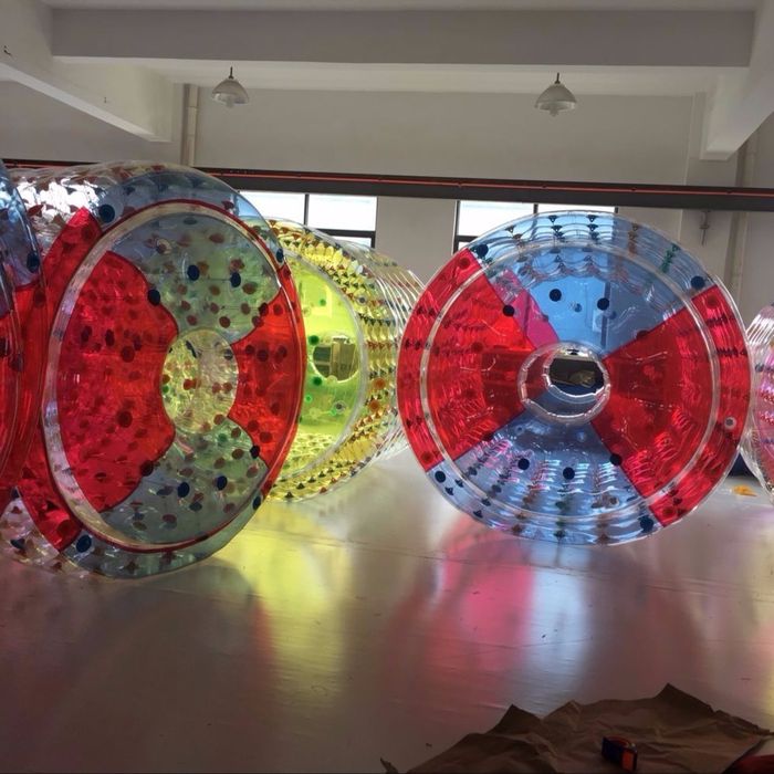 Зорб Водный аттракцион. Роллер