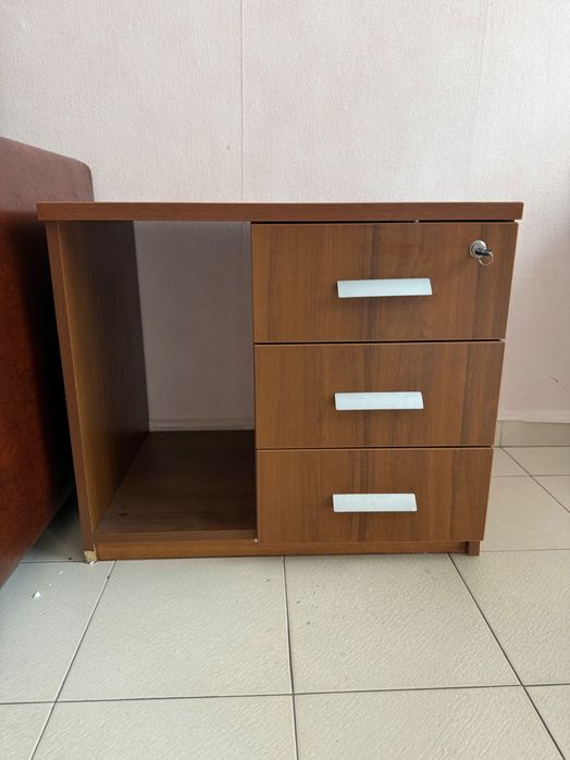 Офис обзавеждане