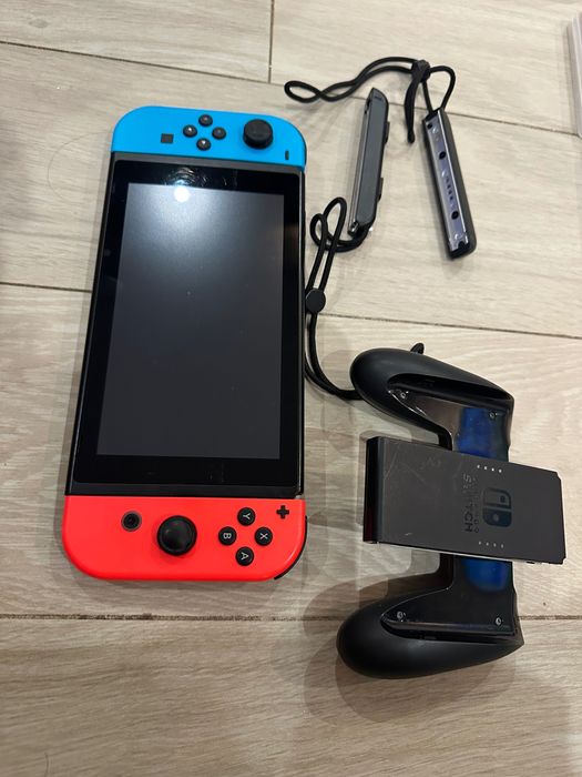Nintendo  Switch