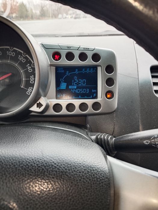 Спарк сотилади йили 2012 йил нархи 4500 ками бор келишамиз