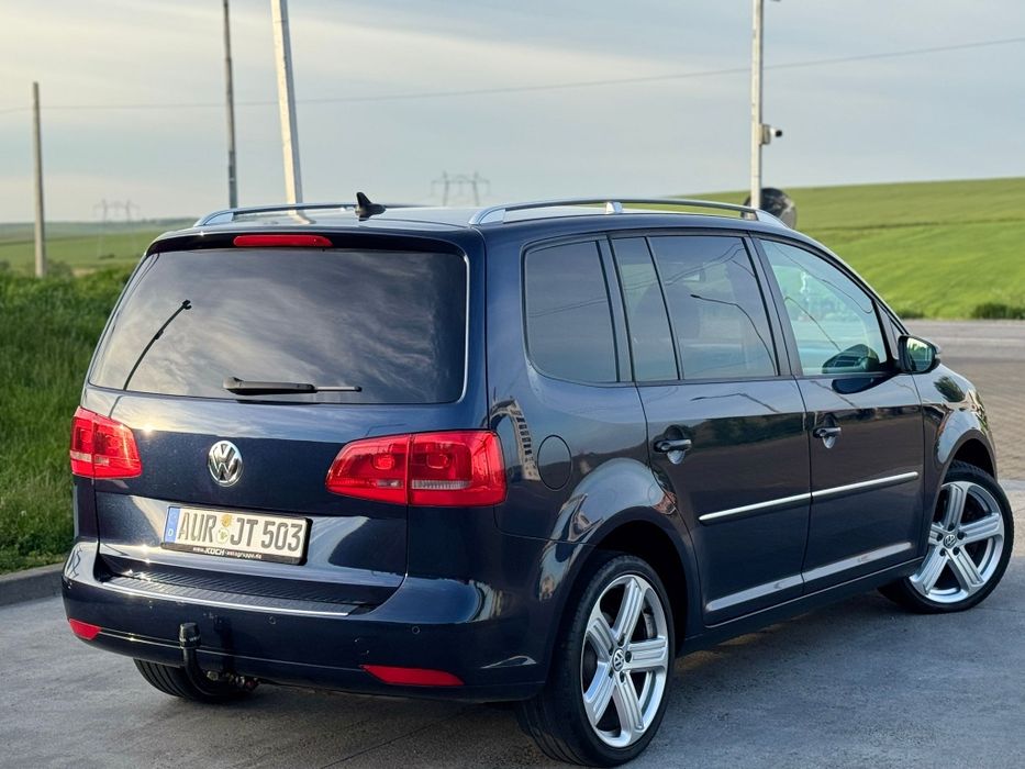 Volkswagen Touran/2.0 TDI/2011 luna a3a/DSG(Cutie automata)Euro 5/Navi/Led/7650€