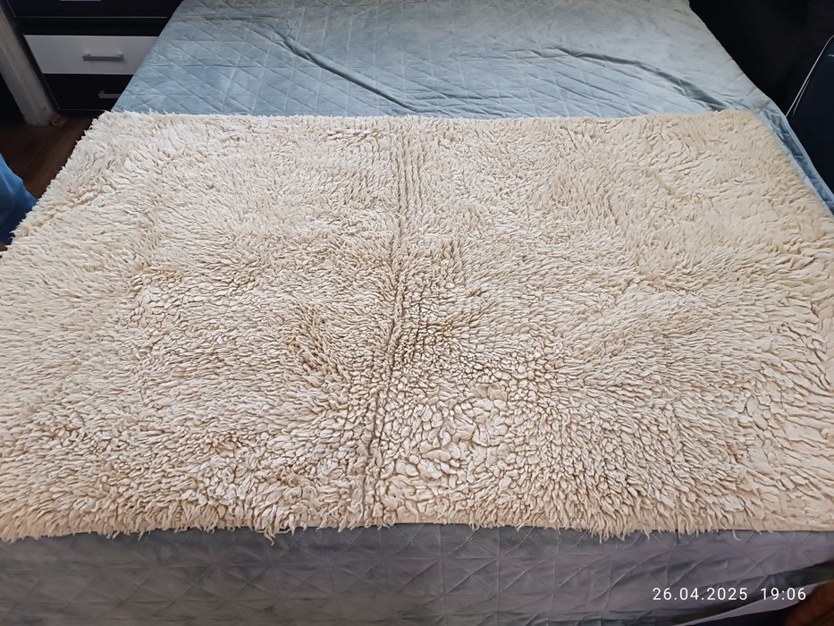 Китеник бял нов 2.20на 1.50