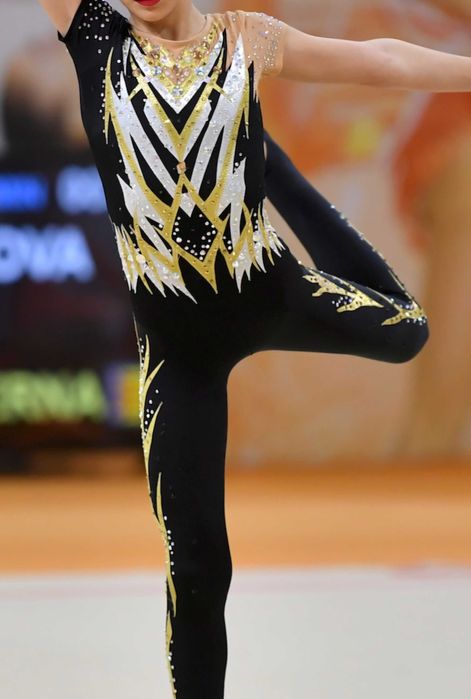 Страхотно трико за художествена гимнастика