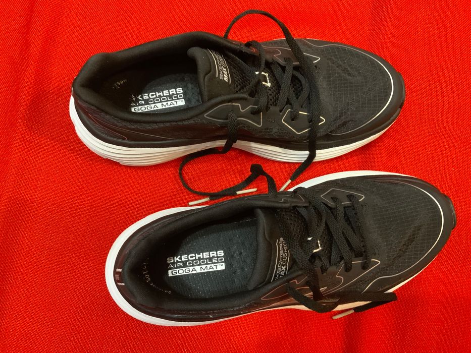 Skechers-оригинални маратонки 38 размер