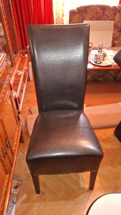 Vind 4 scaune salon imitație piele