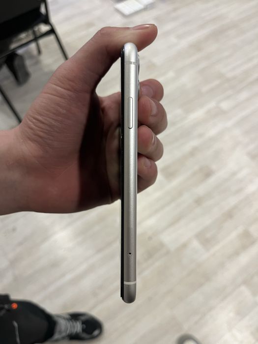 Айфон 11 белого цвета