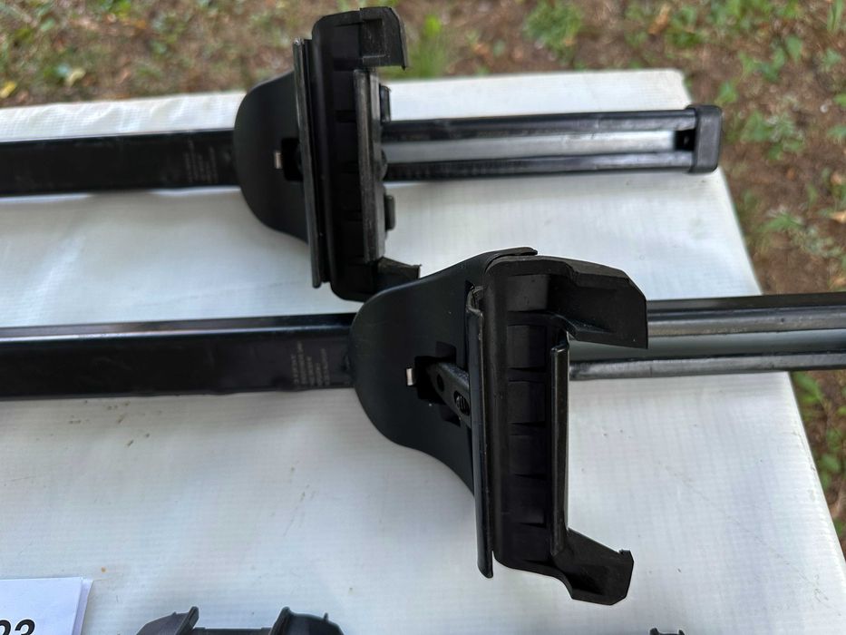Напречни греди Thule 118 см + захвати 753 + Kit 4023 – багажник за покрив BMW