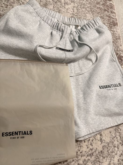 Pantaloni scurti marimea M