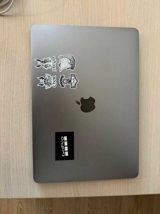 Продавали MacBook Pro 13