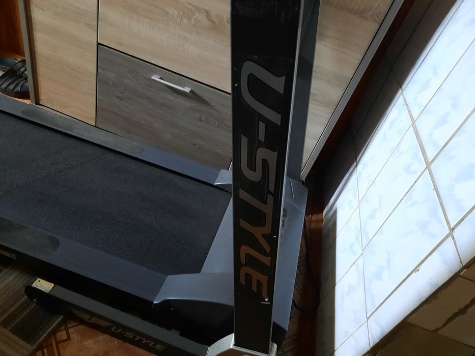 Продам беговую дорожку u-style