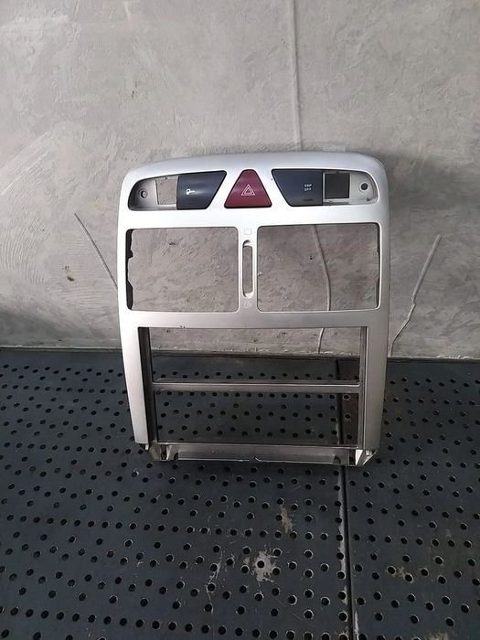 Ornament rama consola centrala cu butoane peugeot 307 9634505077