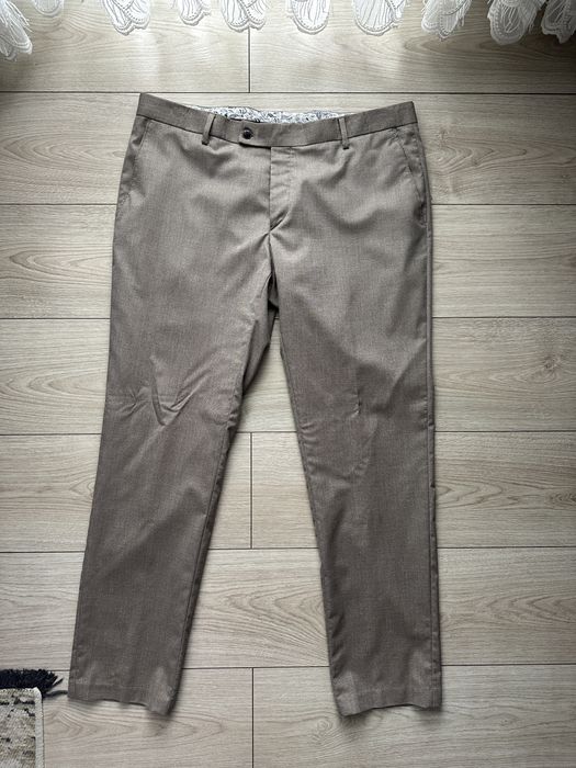 Мъжки костюм кафяво-бежов