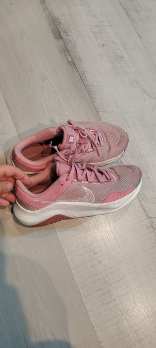 Adidasi Nike 38!