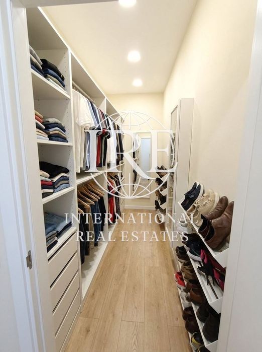 Продава се Четиристаен апартамент в Варна, Левски - 138 кв.м за 980 €/кв.м - Снимка #5