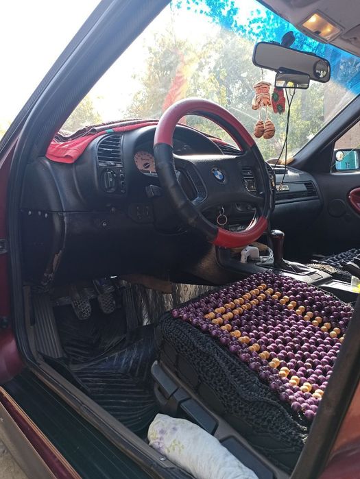 Продам ВMW 325 в кузове е36 1992 год выпуск.