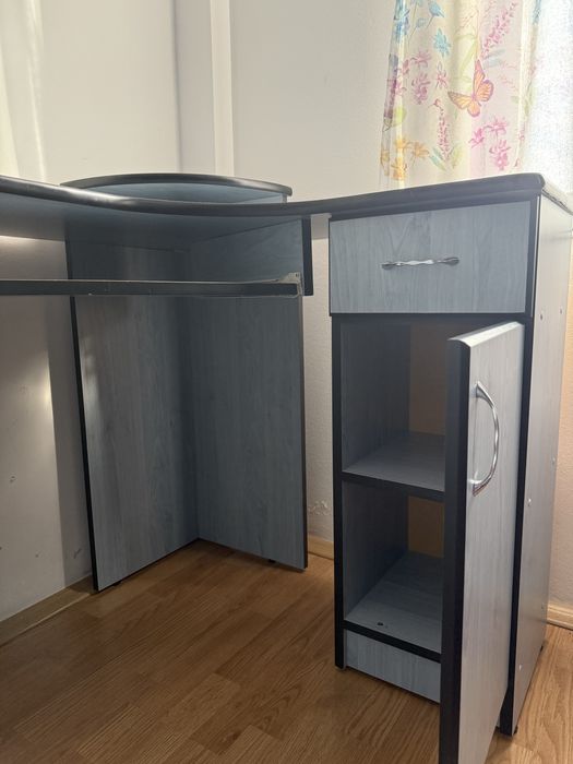 Birou din lemn spatios