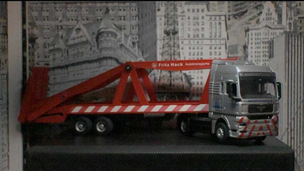 Колекционерски камион MAN на Maisto - 11.4 см на 4.5 см.