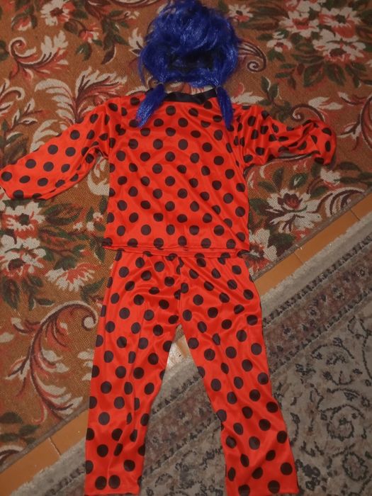 Продам Костюм леди баг.