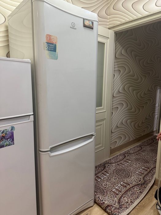 Холодилник Indesit