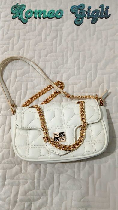 Италиански костюм за парти и кожена бяла чанта